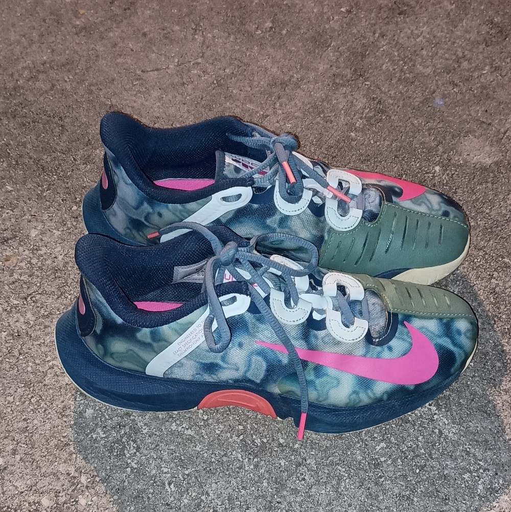 Nike Air Court Zoom GP Turbo Naomi Osaka  Women's Size 9